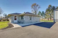 Private Patios & Sunset Views: Francesville Home Hotels in Pulaski County