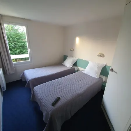 Le 81 Hotel