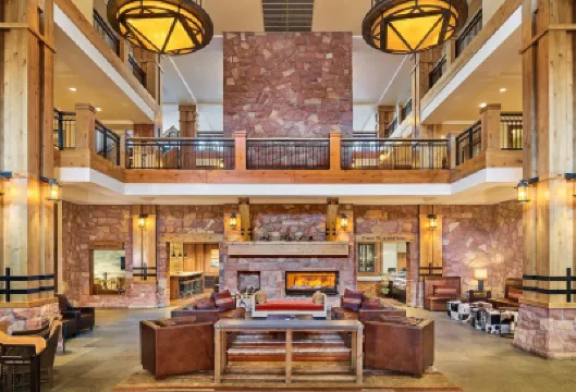 Stunning Penthouse with 3,600 sq, ft, of Luxury Hotels in 