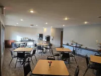Capri Motor Inn فنادق في سميثرز