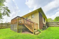 Family Home w/ Ping-pong & Fire Pit in Lexington - homestay