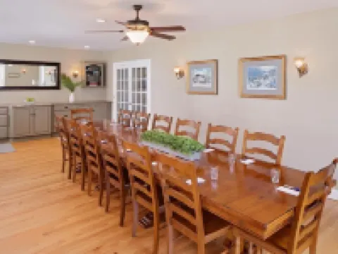 Inn at Harbor Hill Marina Hotels in Niantic