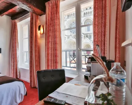Logis du Parvis Hotels in Laon
