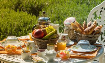 Les Carmes and Spa