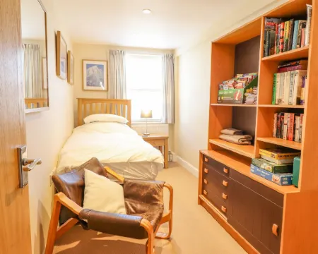 Taliesin Hotels in Porthmadog