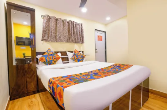 FabHotel Metro Galaxy Inn Hôtels à proximité de la Goregaon Railway Station