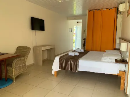 Hôtel Douce Vague Отели в г. Сент-Люс