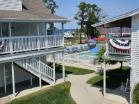 Edgewater Resort - Beach