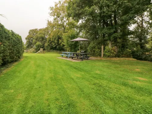 Y Cartws Hotels in Manordeifi
