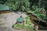 Colorado Bear Creek Cabins Hotels in Evergreen