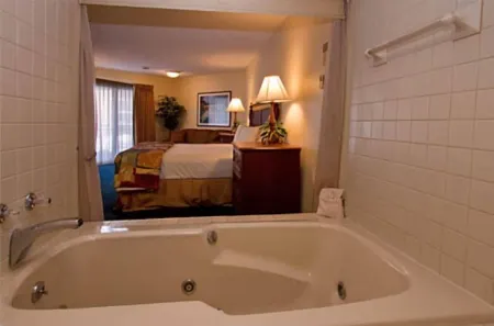 Weathervane Terrace Inn and Suites