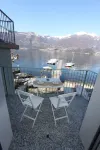 Luxury Apartment Front Lake View