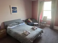 The Waterfront Hotels in Tarbert