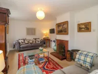 1 Market Hill Hotels in Orford