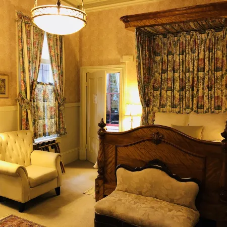 Camellia Inn