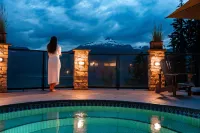 Halcyon Hot Springs Resort - de playa