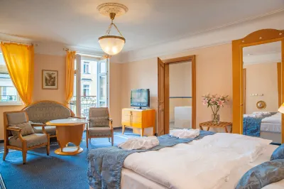 Tři Lilie Hotels in der Nähe von Salingburg Aussichtsturm