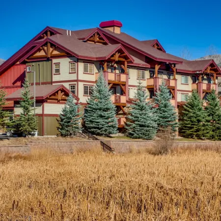 First Tracks 3105 1 Bedroom Condo by Redawning