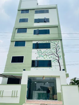 Hotel Vistaara Grand