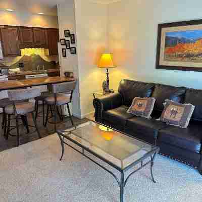 Fawn Valley Inn- 292 Apts Rooms