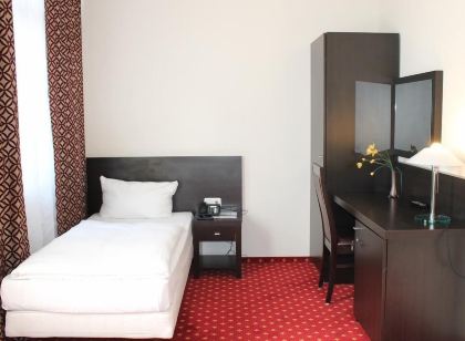 Aariana Hotel