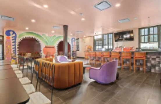 拜沃特套房酒店