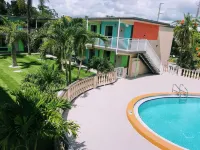 Tropical Inn & Suites, Downtown Clearwater - Pools