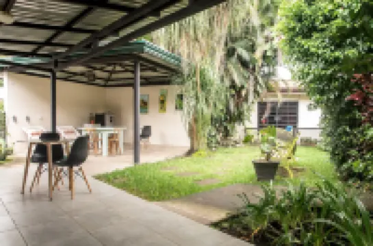 Terida Airport B&B โรงแรมใน