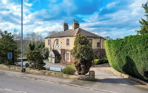 Bridge Farm Hotel Hotels in Huddleston with Newthorpe