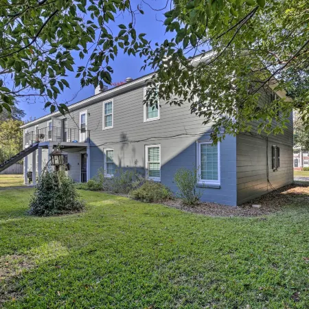 Central Thomasville Condo - Walk to Broad St!