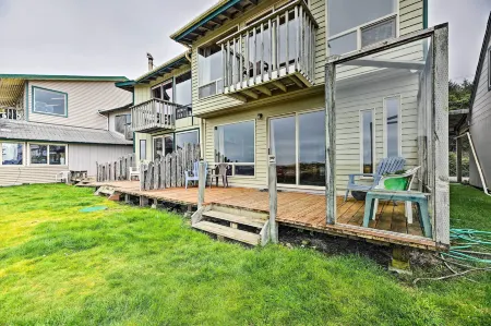Sanderling Sea Cottages, Unit 3 w/ Private Balcony