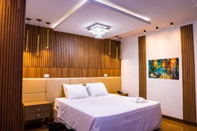 Ellus Hotel