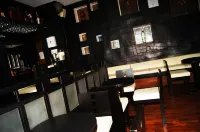 Hotel Mary Celaya - ที่มีบาร์