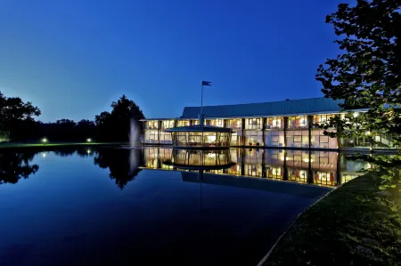 Logis Hotel des Lacs d'Halco Отели в г. Ажетмо