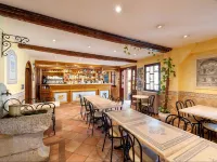Logis Grand Hôtel Bain Hôtels à : Castellane