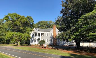 The Elizabethtown Inn