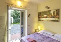 Holiday House Ospedale B&B Hotels in Riglione-Oratoio