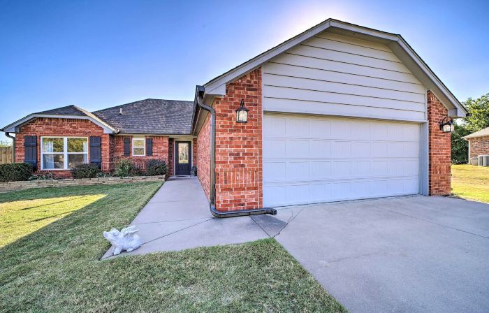 Claremore Getaway ~ 2 Mi to Historic District