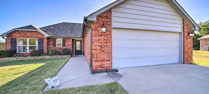 Claremore Getaway ~ 2 Mi to Historic District Hotels in Rogers County