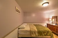 Hot Tub, Deck & Backyard: Cozy Union Pier House! - Beach