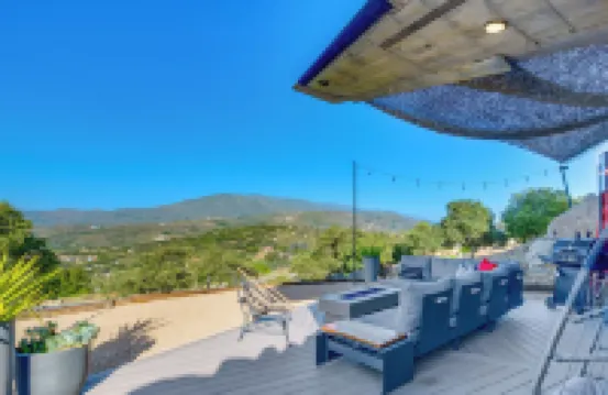 Fallbrook Airplane Home w/ Fire Pit & Mtn Views!