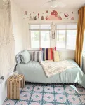 Cute downtown Hagerman cottage with stock tank pool & putting green.