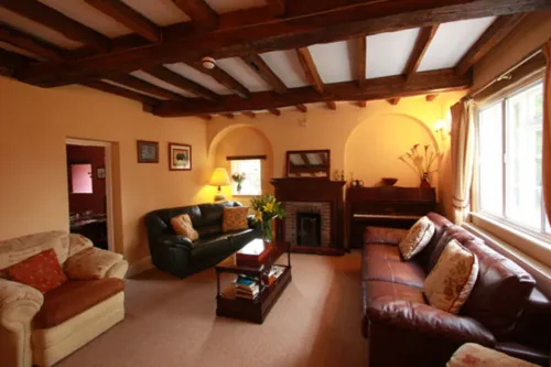 The Manor Guest House - parking
