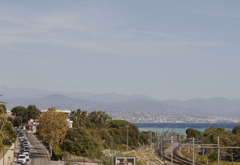 3. 호텔 르 컬리에..