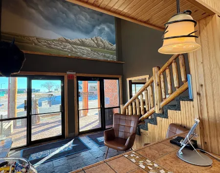 Americas Best Value Inn-Wall