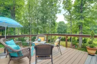 Creekside Hendersonville Haven Hot Tub and Fire Pit Hotels in Crab Creek