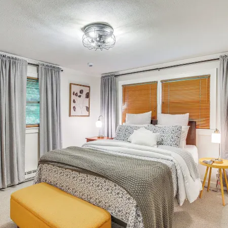 Serene Holmes Cottage Near Lakes & Trails!