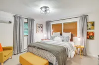 Serene Holmes Cottage Near Lakes & Trails!
