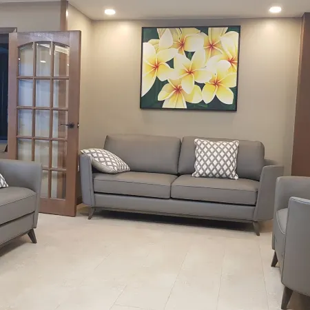 Surfrider Resort Hotel