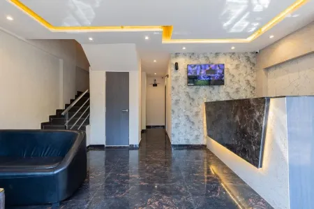 Hotel Artilla Borivali Отели рядом с достопримечательностью «Мандапешвар Кейвс»